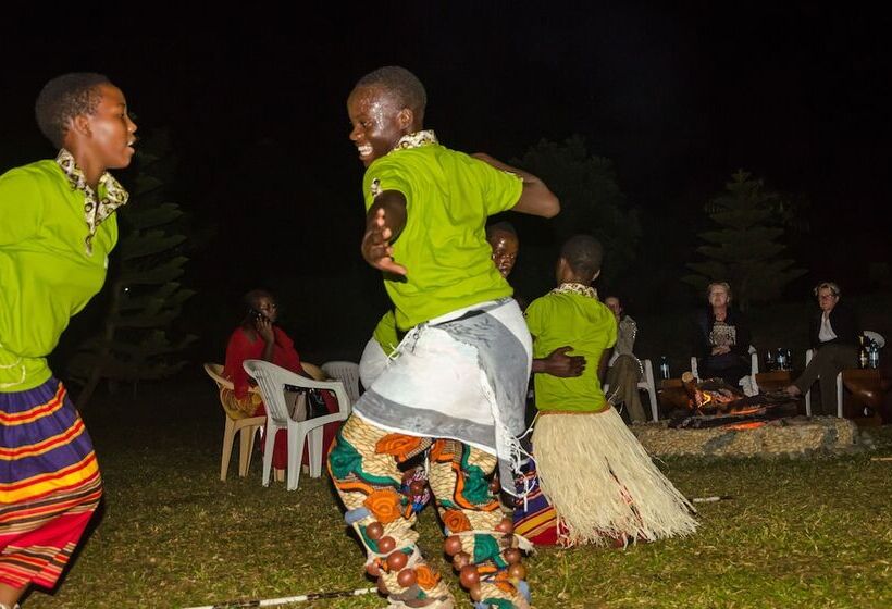 هتل Emburara Farm Lodge