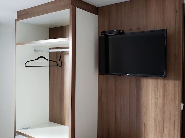 בית מלון כפרי Executive Plaza