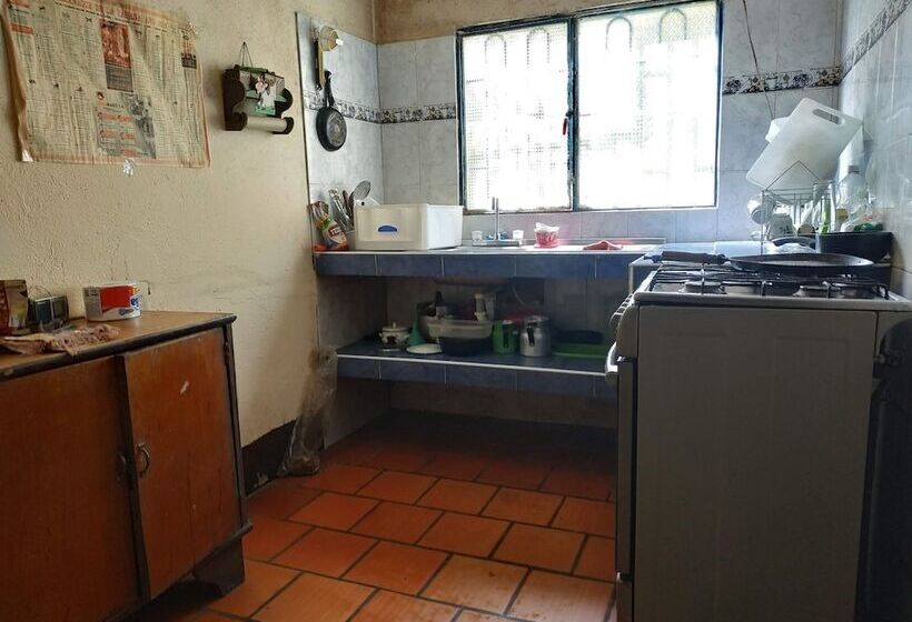 هتل Hostel Ferme Shamba La