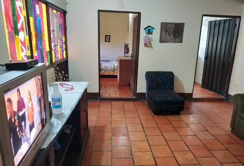 호텔 Hostel Ferme Shamba La