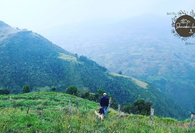 호텔 Hostel Ferme Shamba La