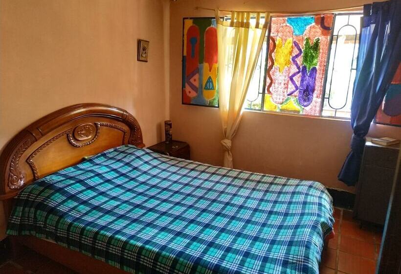 هتل Hostel Ferme Shamba La