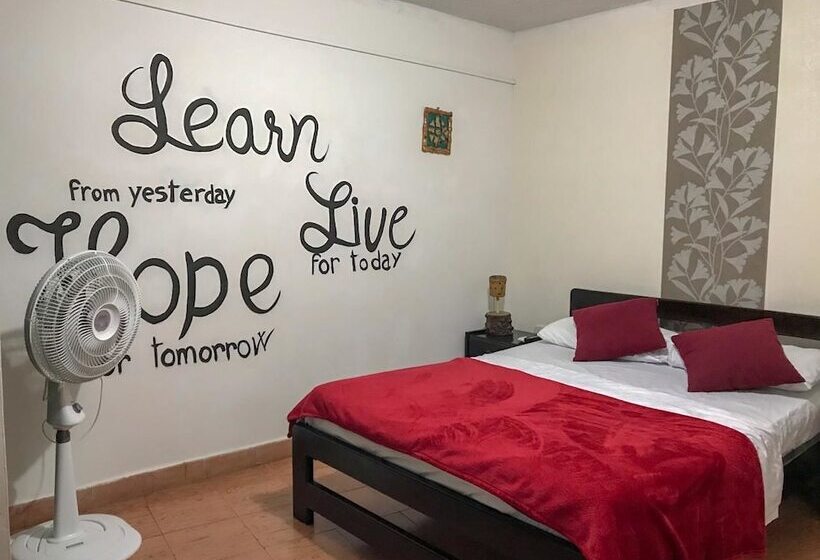 酒店 Hostel La Rosa Nautica