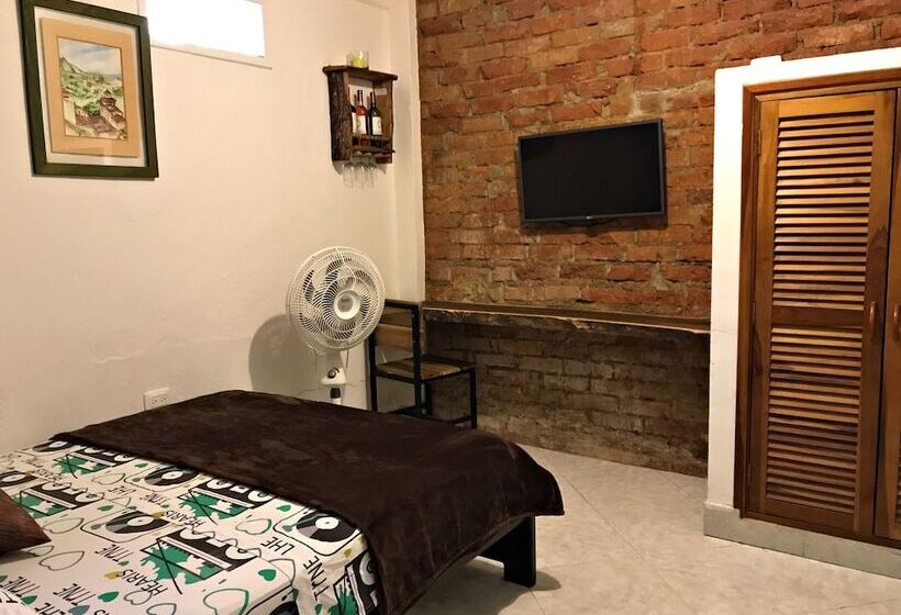 酒店 Hostel La Rosa Nautica