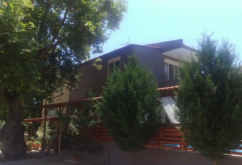 בית מלון כפרי Kipos Resort