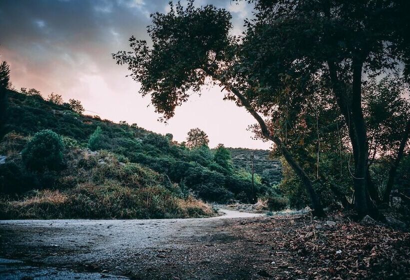 בית מלון כפרי Kipos Resort