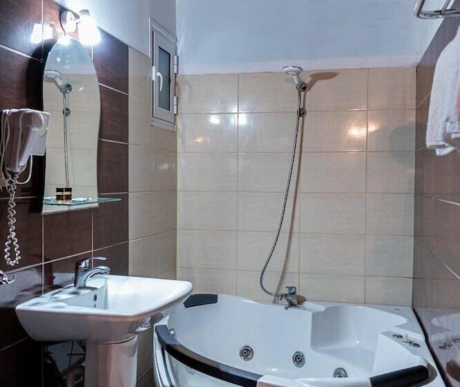 בית מלון כפרי Kipos Resort