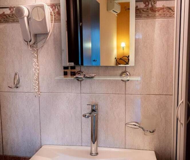 בית מלון כפרי Kipos Resort