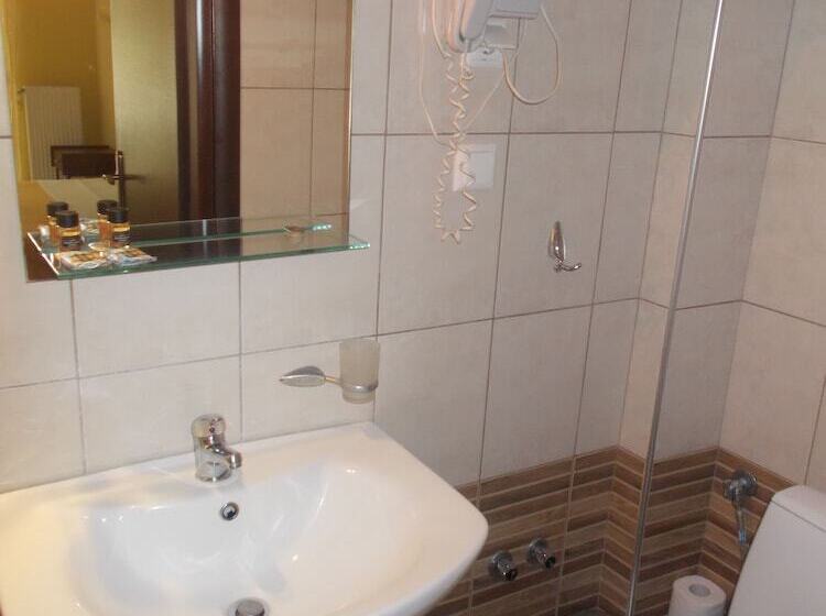 בית מלון כפרי Kipos Resort