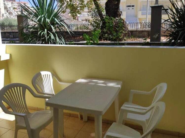 בית מלון כפרי Kipos Resort