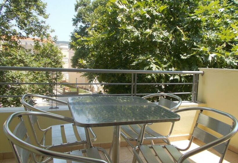 בית מלון כפרי Kipos Resort