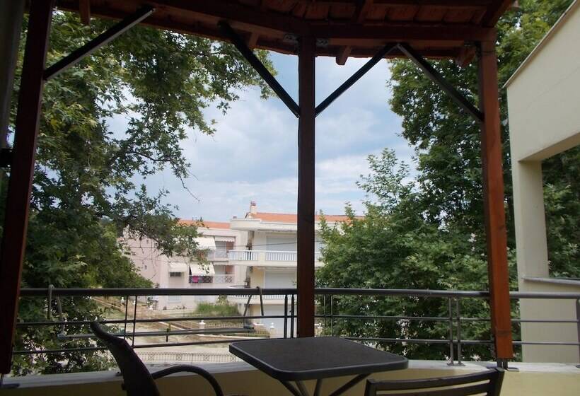 בית מלון כפרי Kipos Resort