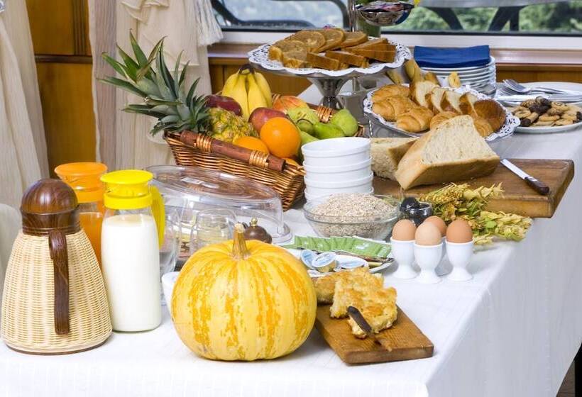 בית מלון כפרי Koutsikouris