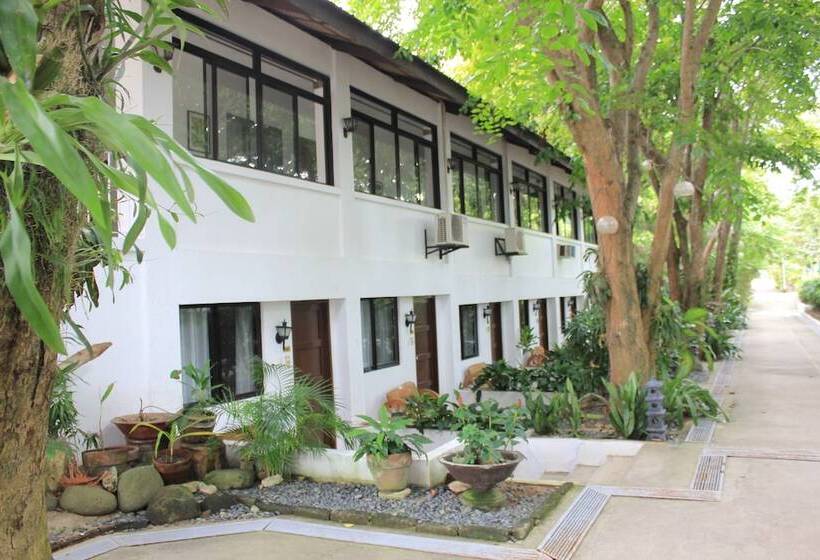 בית מלון כפרי Laiya White Cove Beach Resort