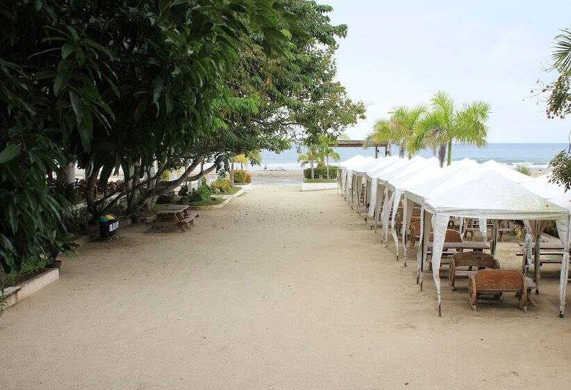 בית מלון כפרי Laiya White Cove Beach Resort