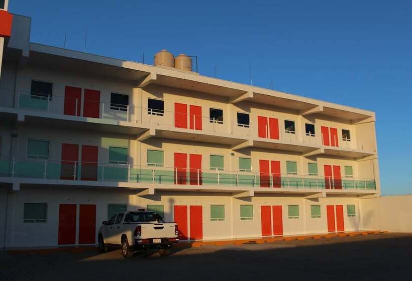 酒店 Los Pinos Express