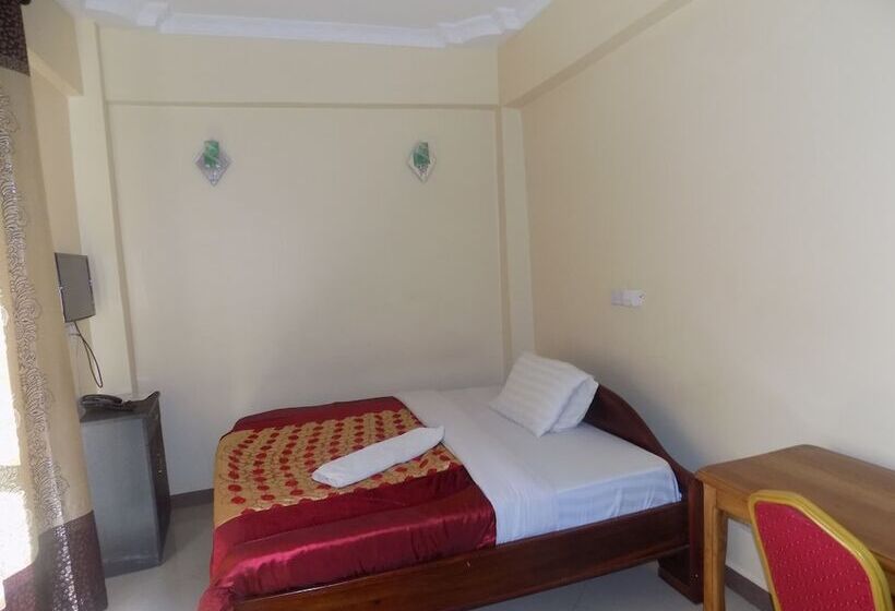 هتل Machare British