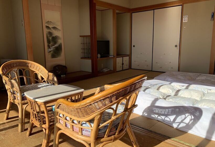 בית מלון כפרי Manazuru Marin