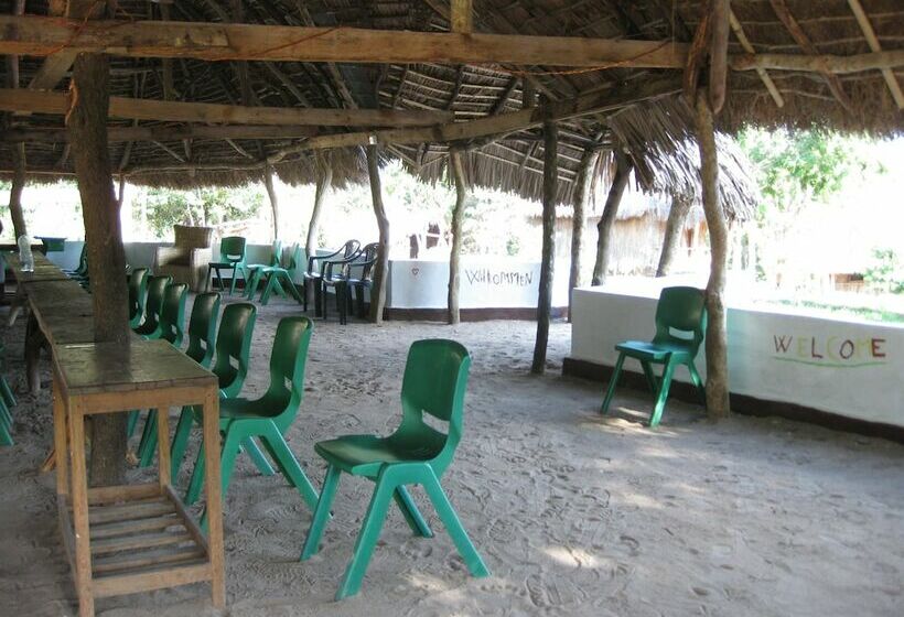 هتل Ngerengere River Eco Camp