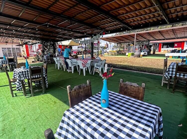 בית מלון כפרי Parador La Mesa Redonda