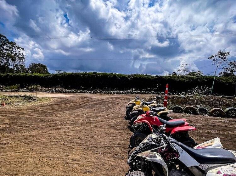 בית מלון כפרי Parador La Mesa Redonda