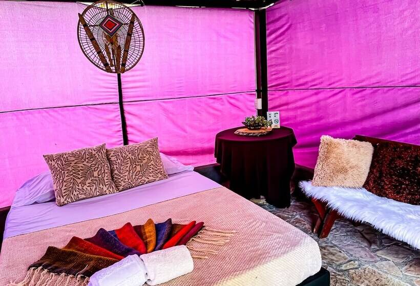 בית מלון כפרי Parador La Mesa Redonda