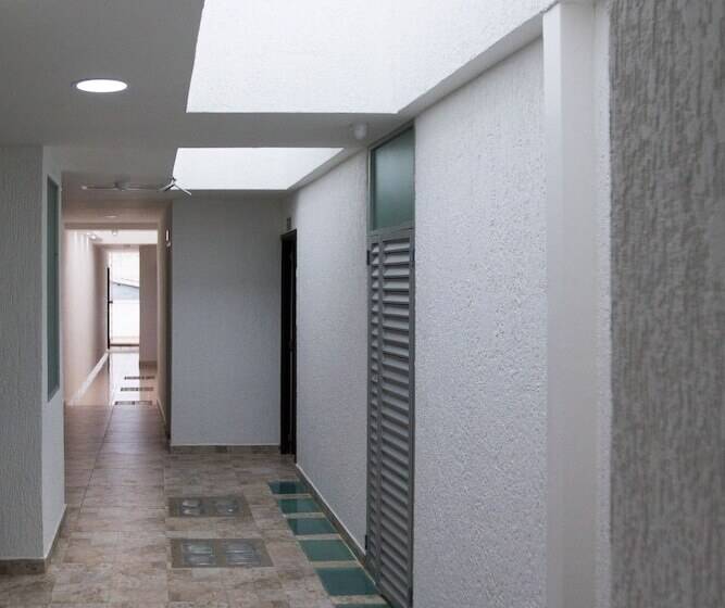 호텔 Residencias La Che