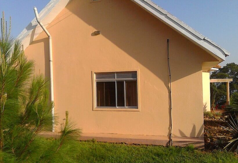 هتل Ssese Habitat Resort