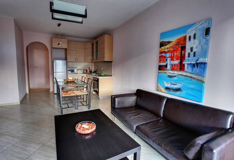 هتل Stayinn Bellevue Apartments