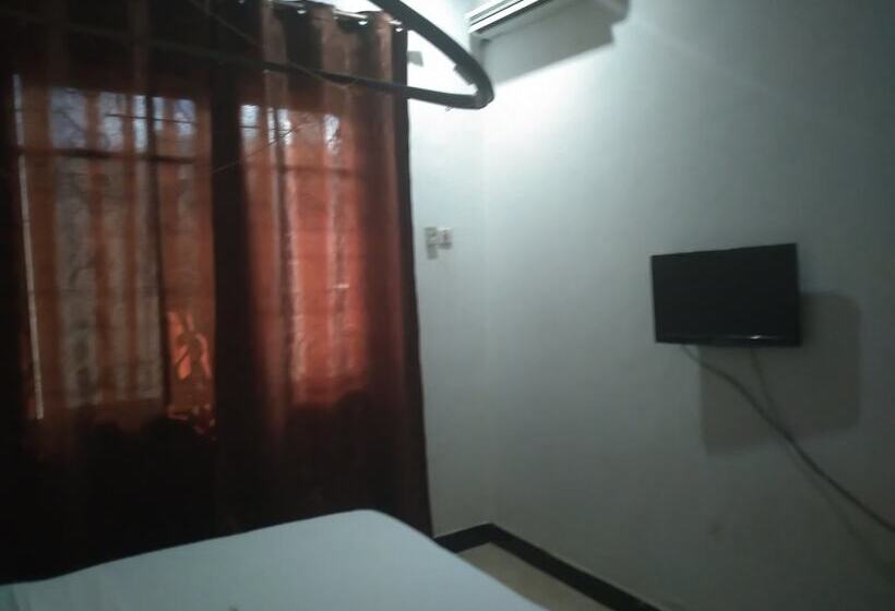 فندق Tengoz Lodge