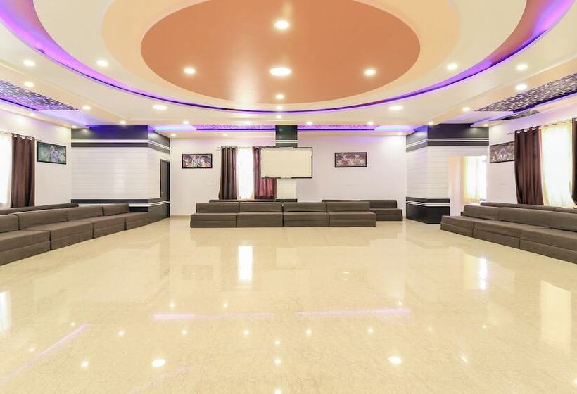 Отель Treebo Raj Garden, Near Pushkar Lake