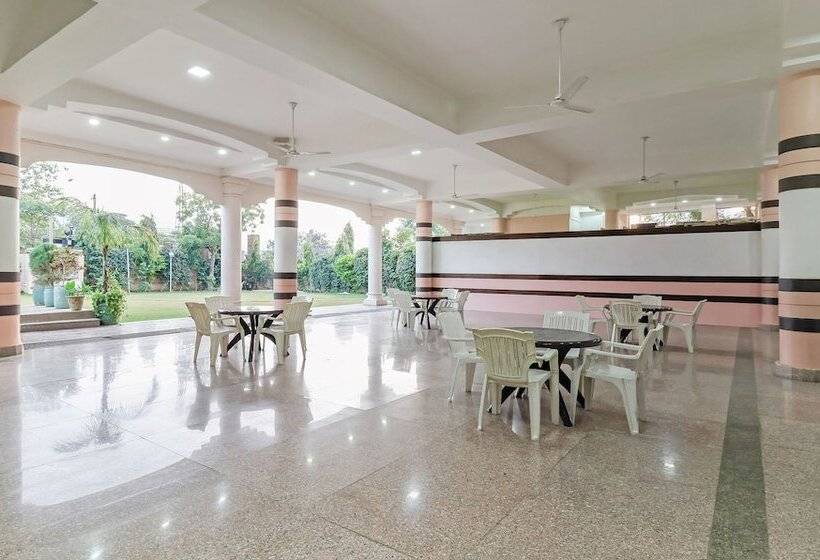 Отель Treebo Raj Garden, Near Pushkar Lake