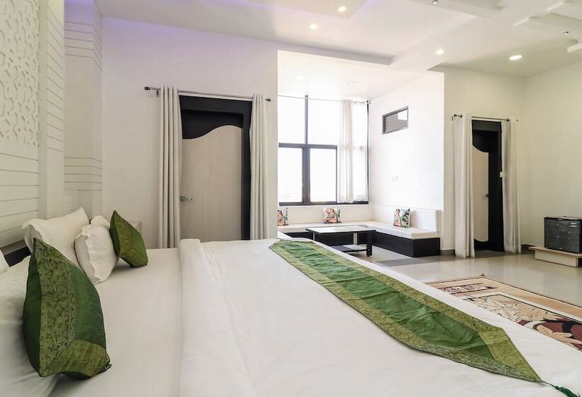 Отель Treebo Raj Garden, Near Pushkar Lake