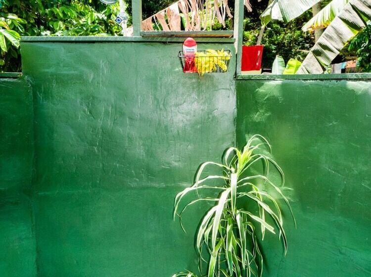 호텔 Viani Bay Resort At Dive Academy Fiji