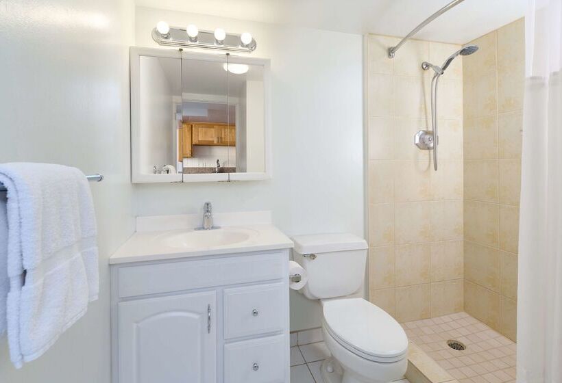 Ilikai Hotel Condo With Kitchen And Ocean View