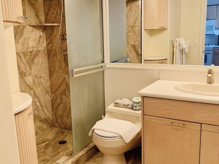 Ilikai Hotel Condo With Kitchen And Ocean View