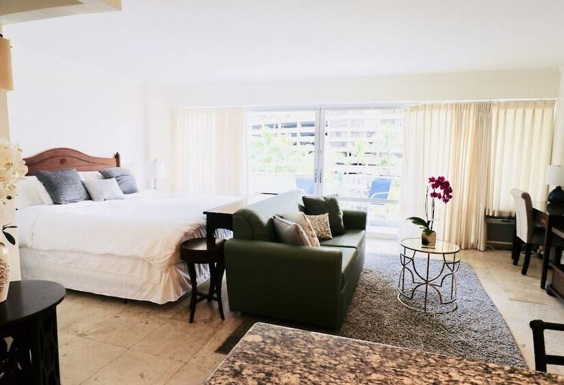 Ilikai Hotel Condo With Kitchen And Ocean View