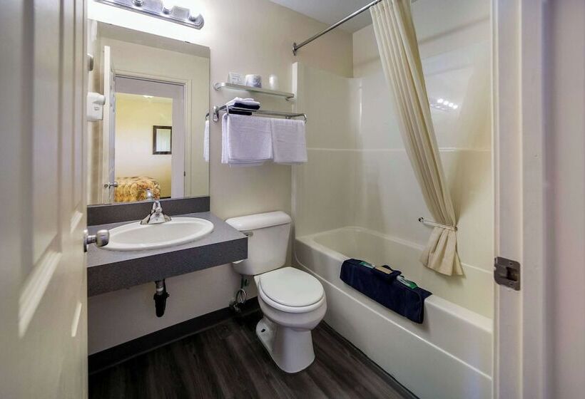 מוטל Canadas Best Value Inn Fort St. John