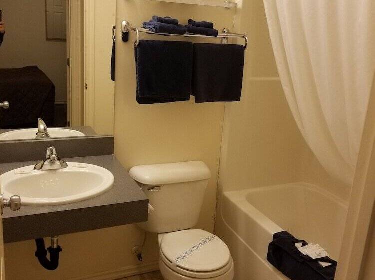 מוטל Canadas Best Value Inn Fort St. John