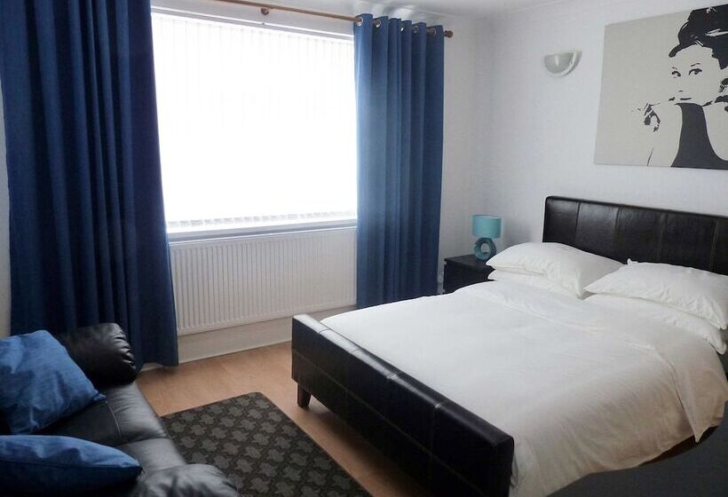 펜션 3 Luxury En Suite Bedrooms