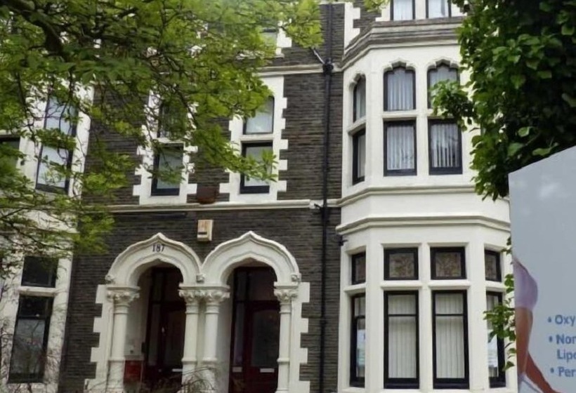 펜션 3 Luxury En Suite Bedrooms