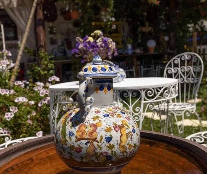 Пансион Beach House Babylon