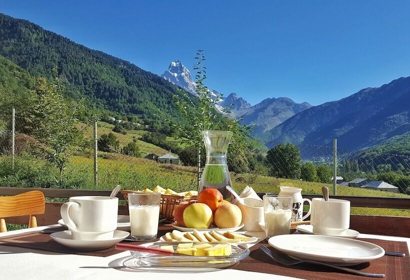 پانسیون Becho House