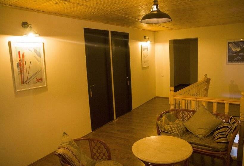 پانسیون Becho House