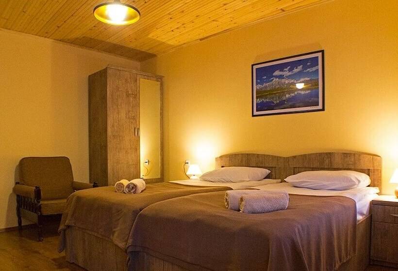 پانسیون Becho House