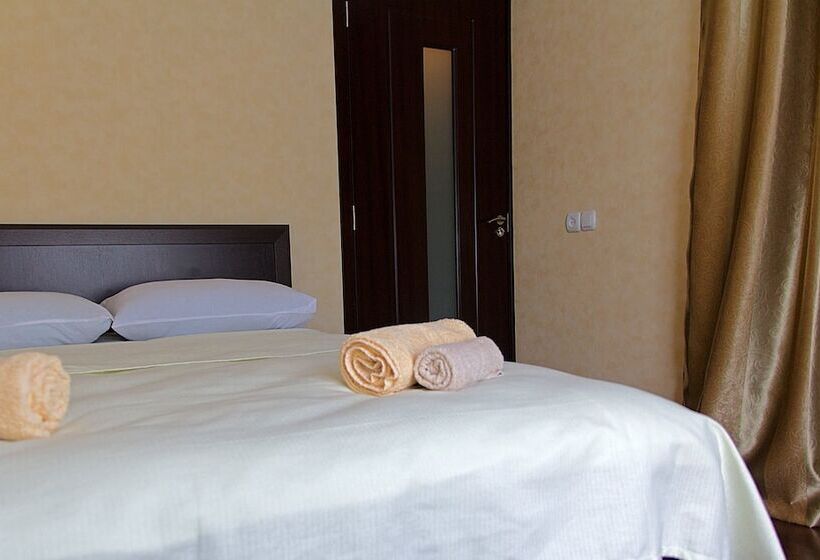 پانسیون Becho House