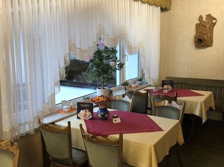 Пансион Cafe Best Gaestezimmer