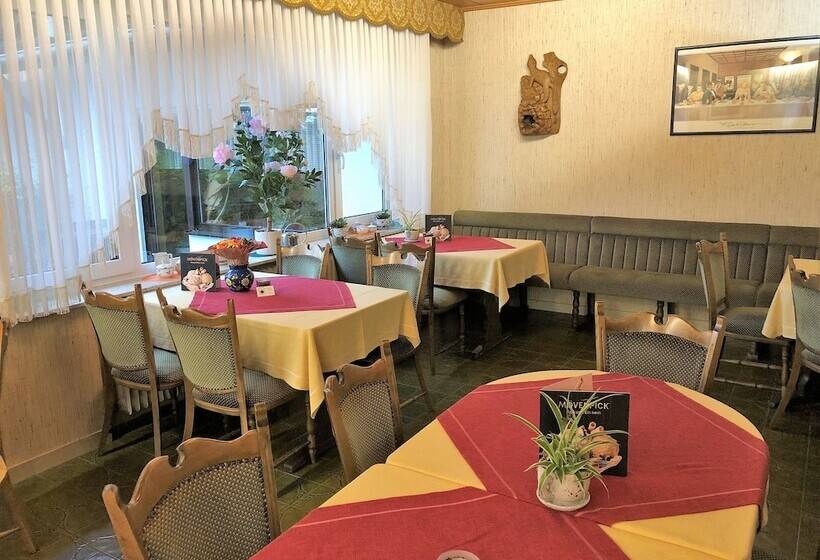 Пансион Cafe Best Gaestezimmer