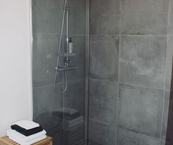 پانسیون Istay Cottages