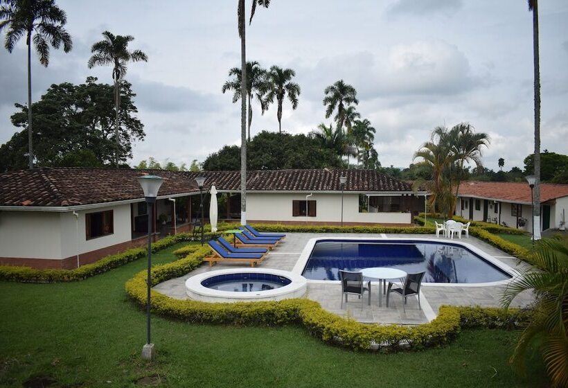 ペンション Kamal Country House